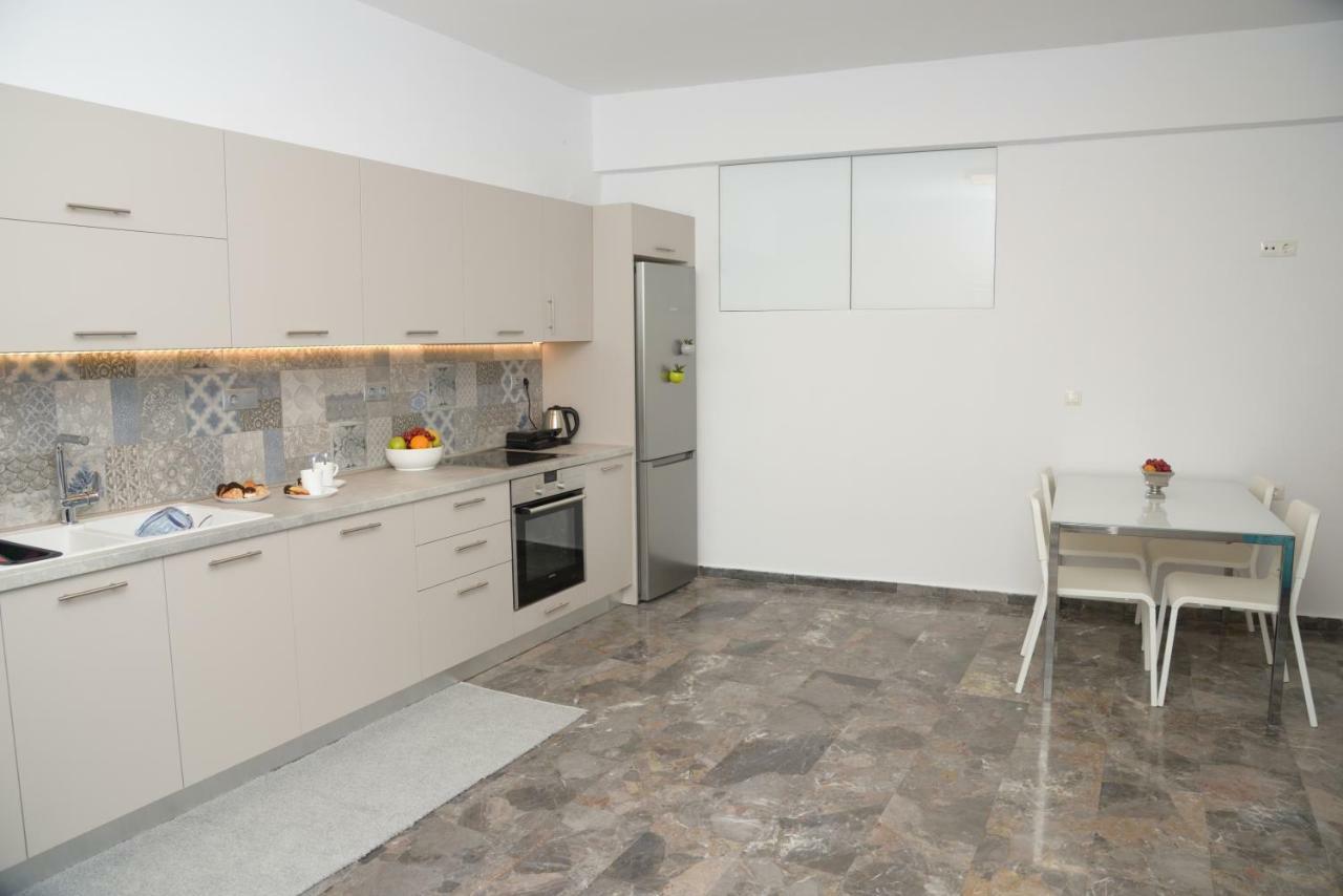 Kontis Apts Apartman Pélekasz Kültér fotó