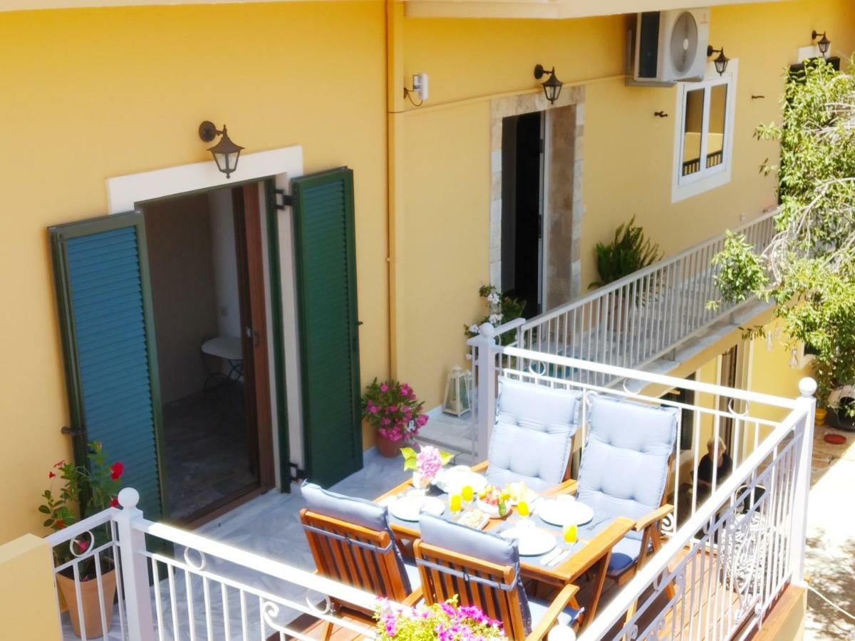 Kontis Apts Apartman Pélekasz Kültér fotó